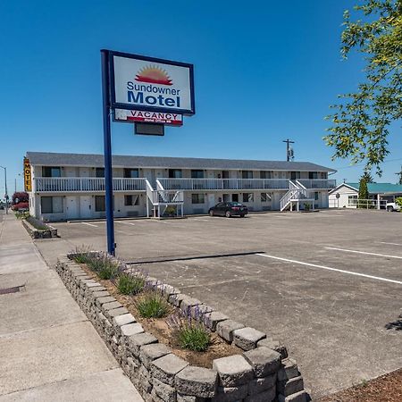 Sundowner Motel Скуим Екстериор снимка