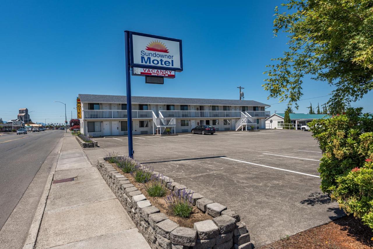 Sundowner Motel Скуим Екстериор снимка