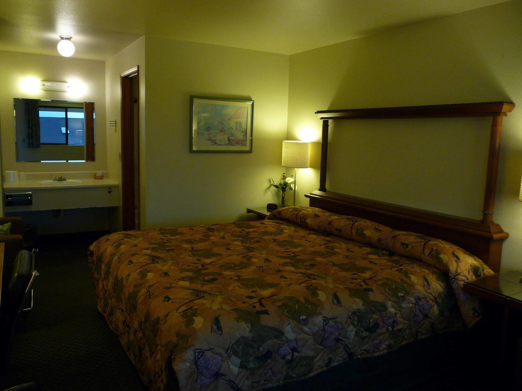 Sundowner Motel Скуим Екстериор снимка