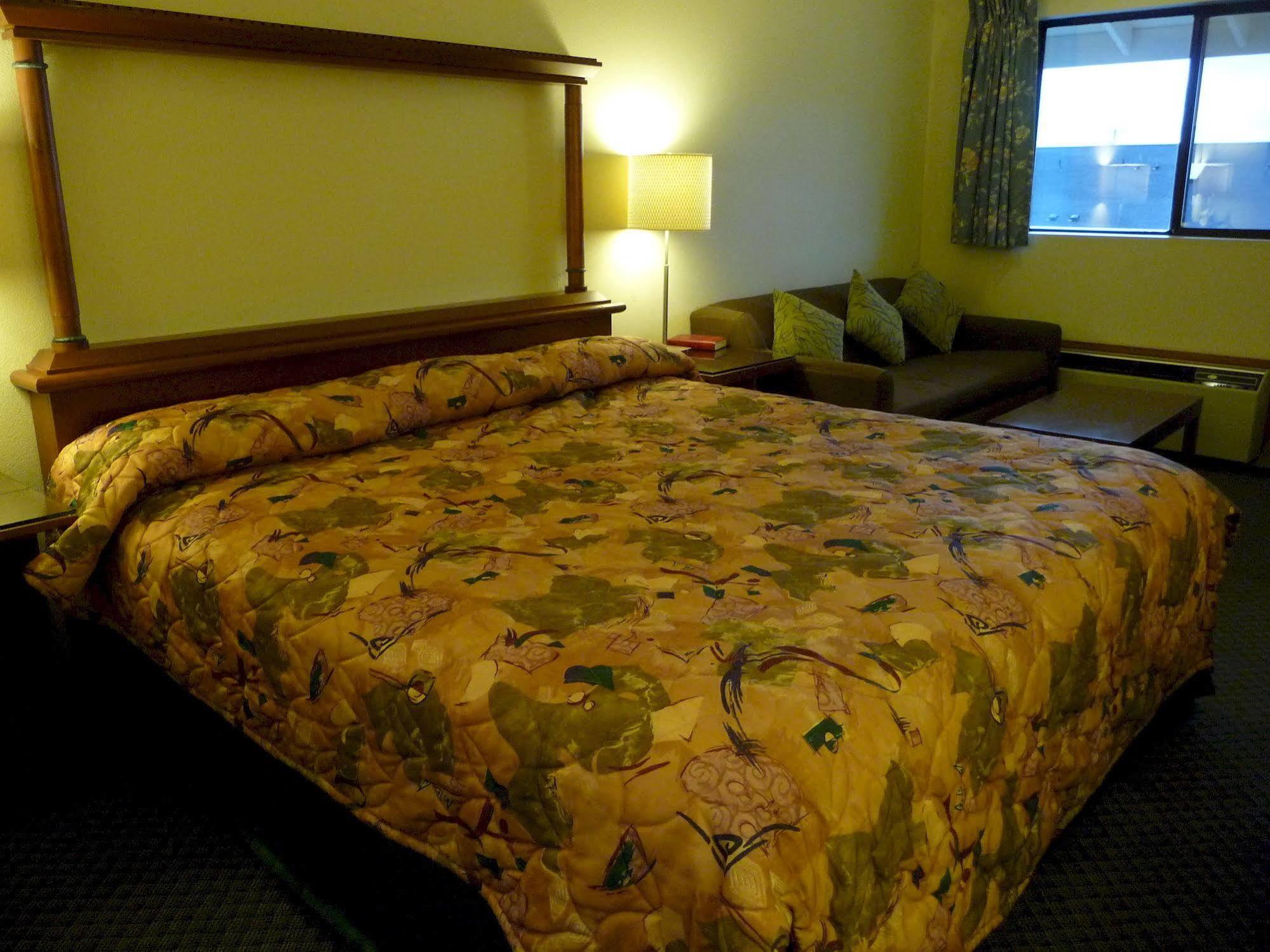 Sundowner Motel Скуим Екстериор снимка