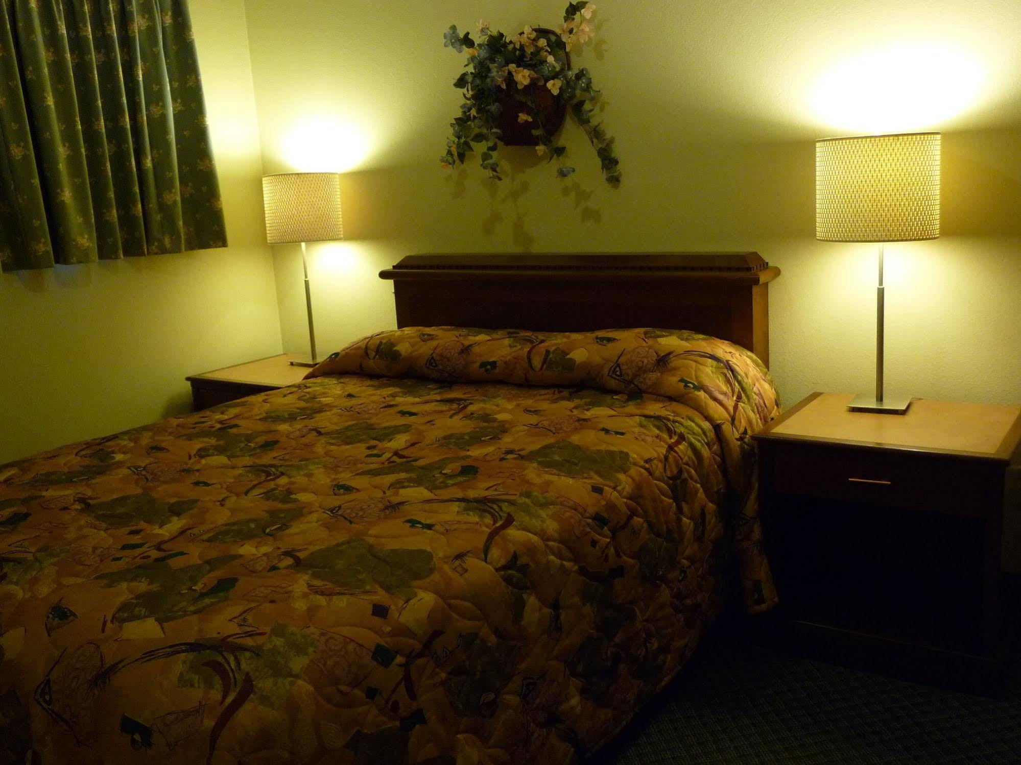 Sundowner Motel Скуим Екстериор снимка