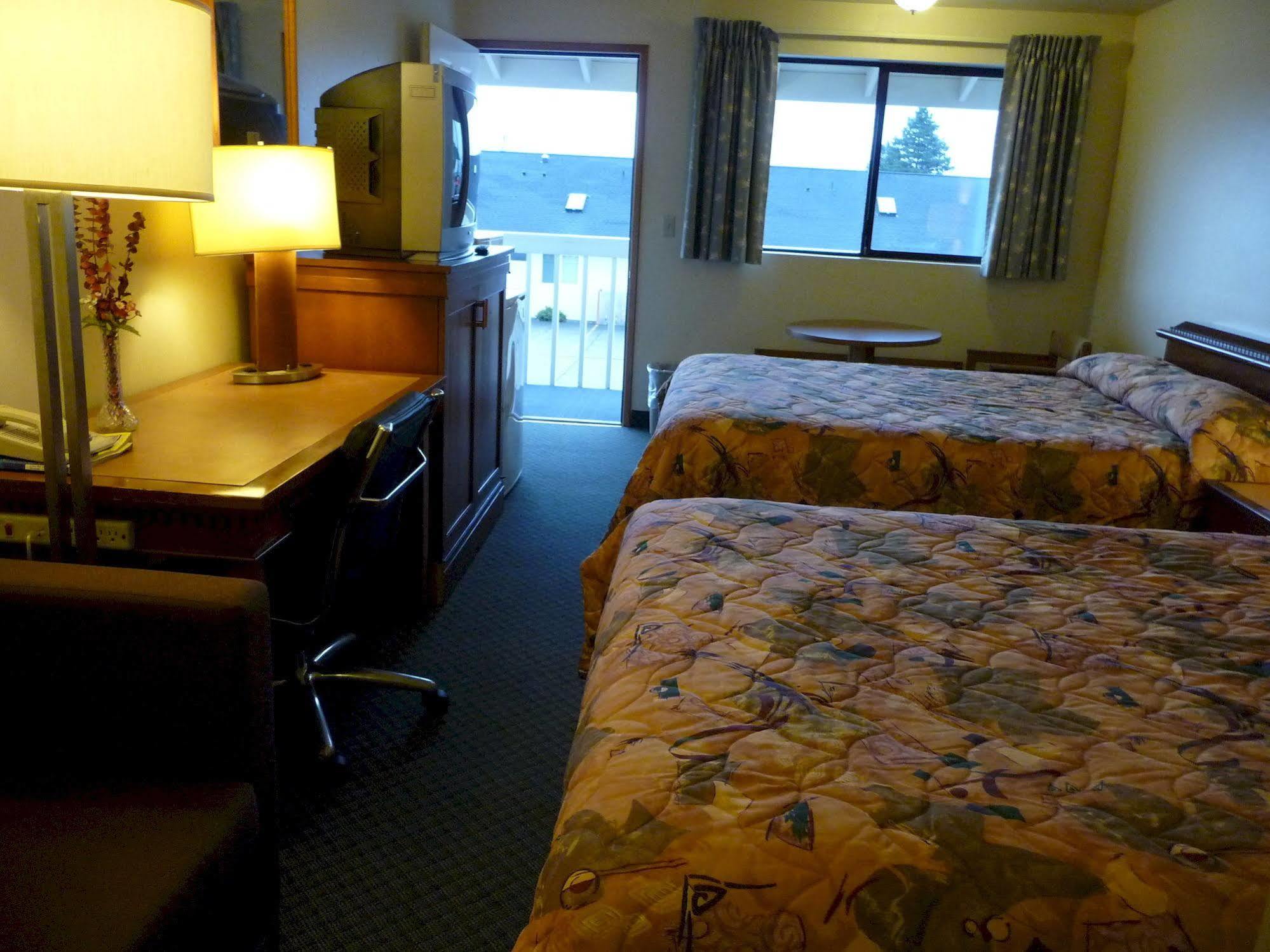 Sundowner Motel Скуим Екстериор снимка